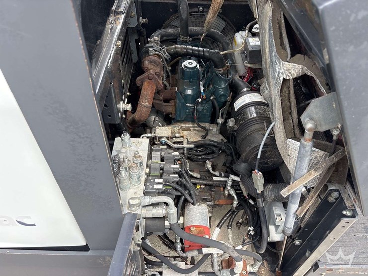 2017-madvac-lr50t-ride-on-litter-vacuum-image-54