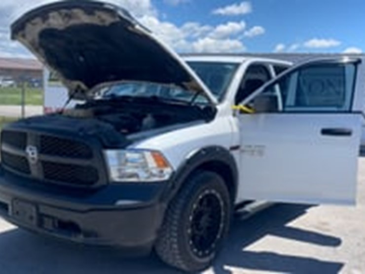 2016-dodge-1500-image-9