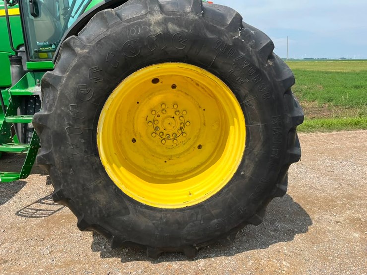 john-deere-8330-image-39