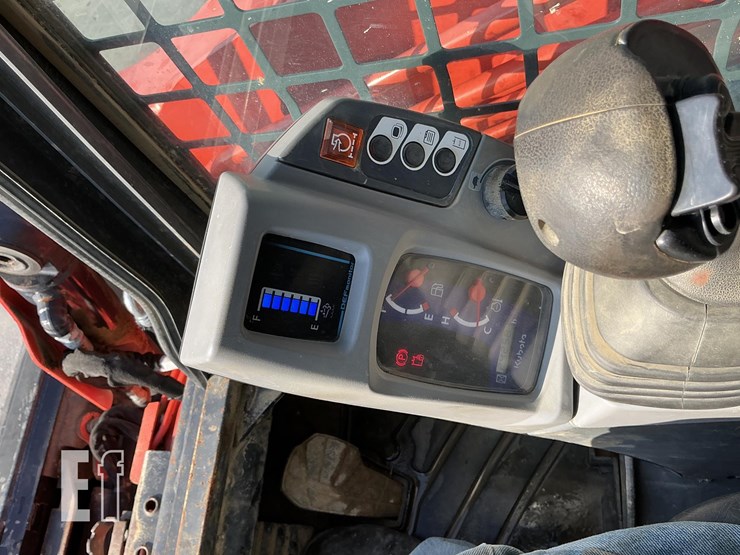 2022-kubota-svl97-2-image-19