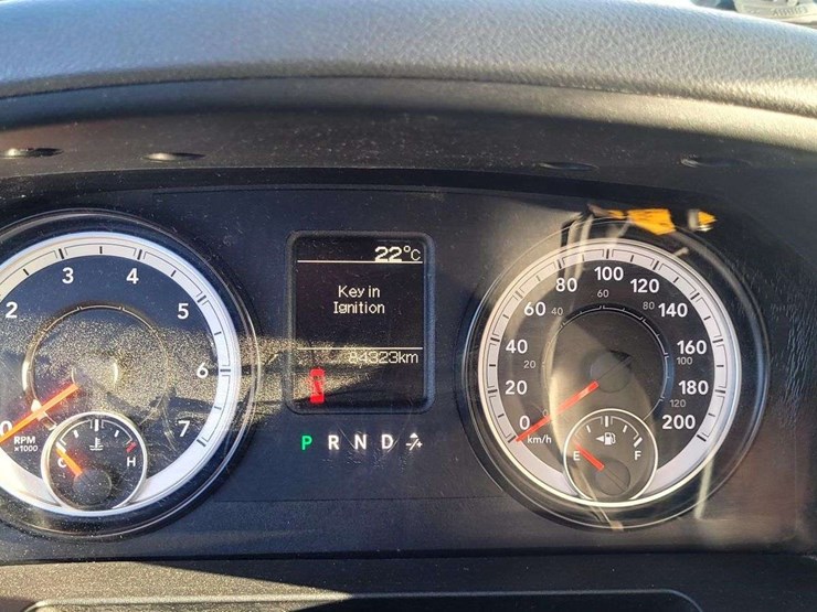2015-dodge-3500-image-10