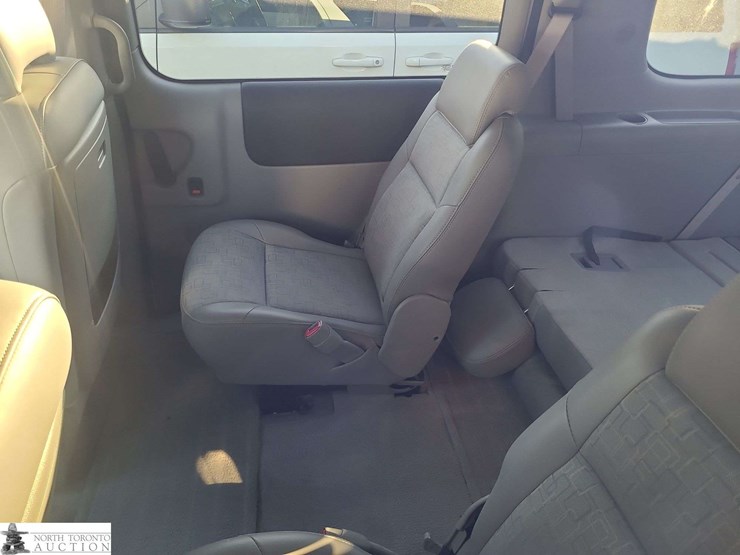 2007-pontiac-montana-image-12