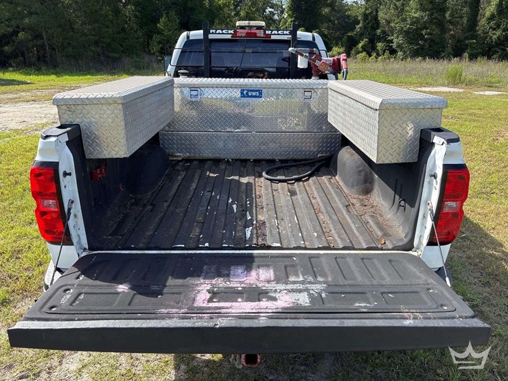 2015-chevrolet-silverado-2500hd-image-9