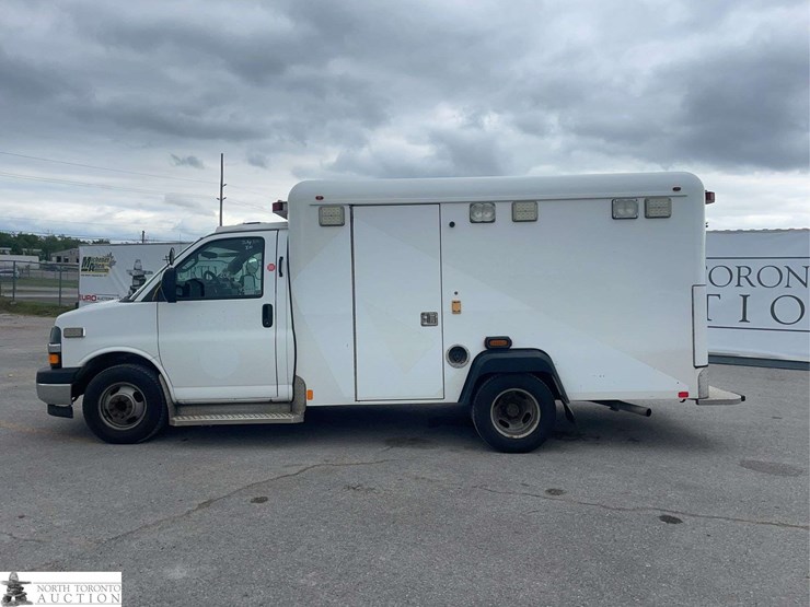 2017-chevrolet-express-s/a-cube-van-image-8