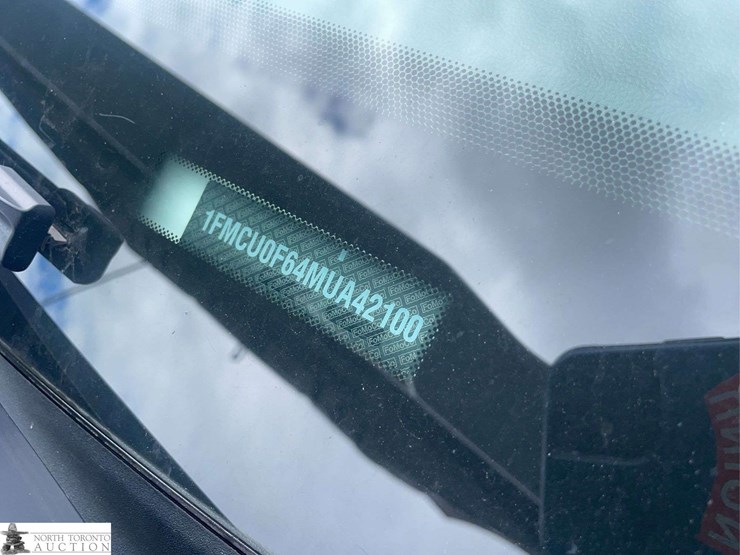 2021-ford-escape-image-16