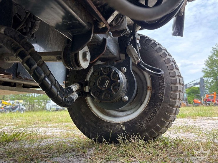 2019-madvac-lr50-ride-on-litter-vacuum-image-39