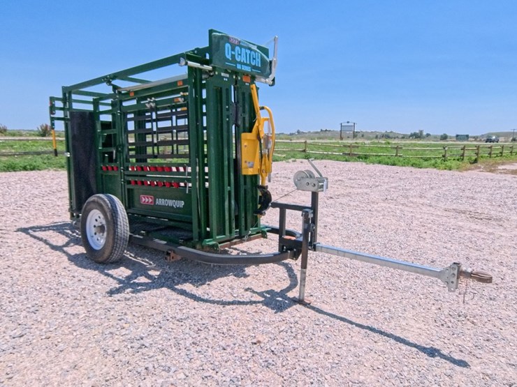 #1073-•-2019-arrow-quip-8600-cattle-chute-image-2