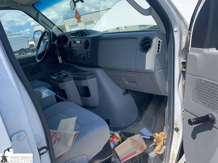 2012-ford-cargo-image-16