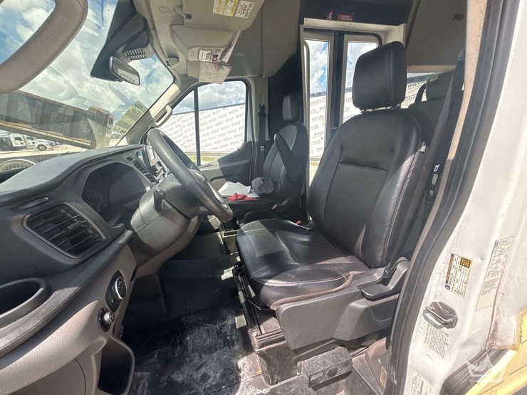 2020-ford-transit-image-11