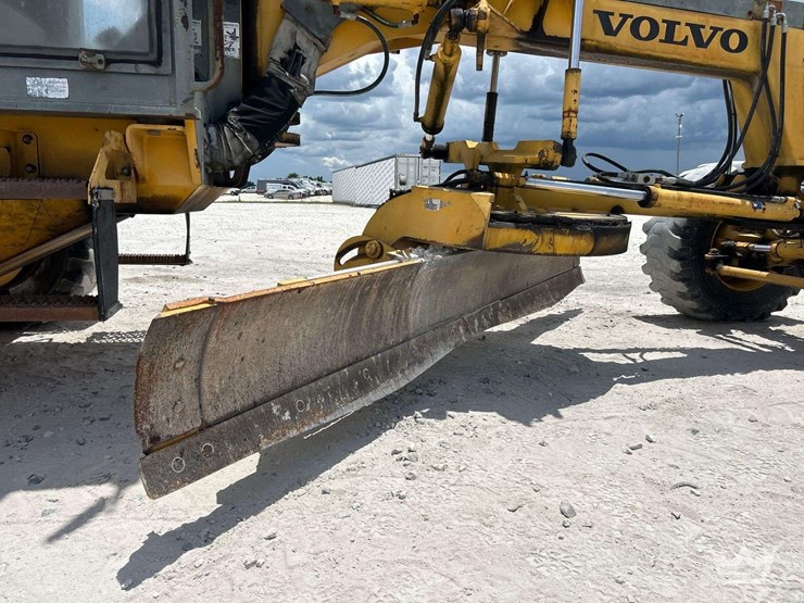 2003-volvo-g86-image-31