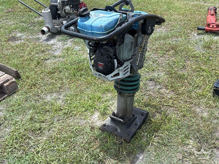 2022-weber-srv620-ii-vibratory-jumping-jack-rammer-image-2