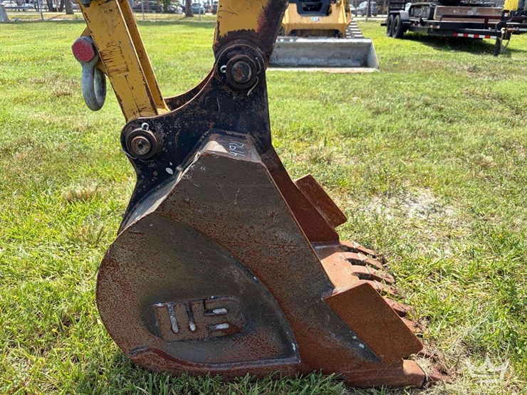 2016-caterpillar-305e2-image-13