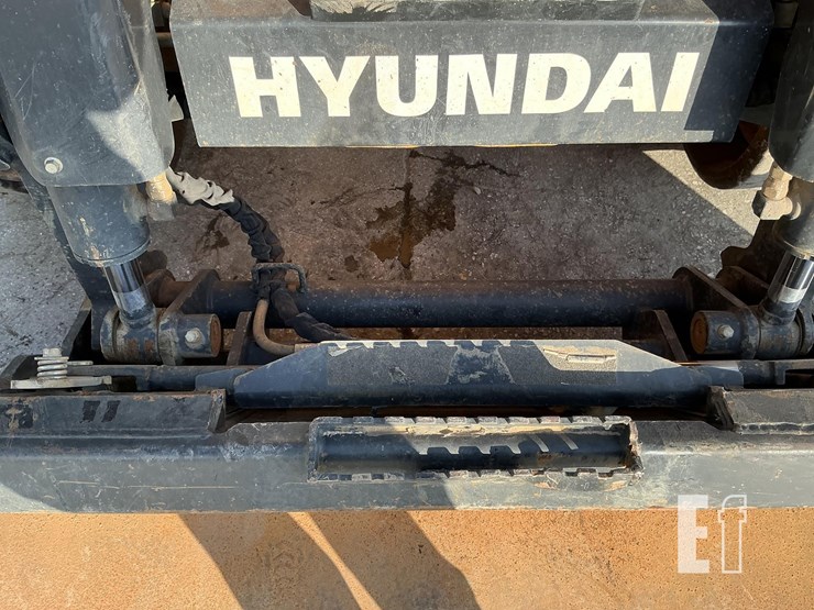 2024-hyundai-ht100v-image-12