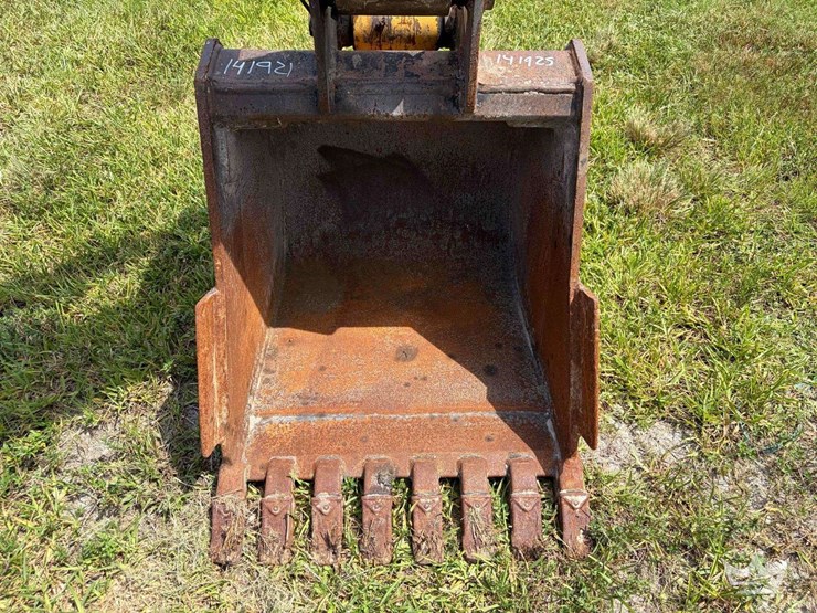 2016-caterpillar-305e2-image-12