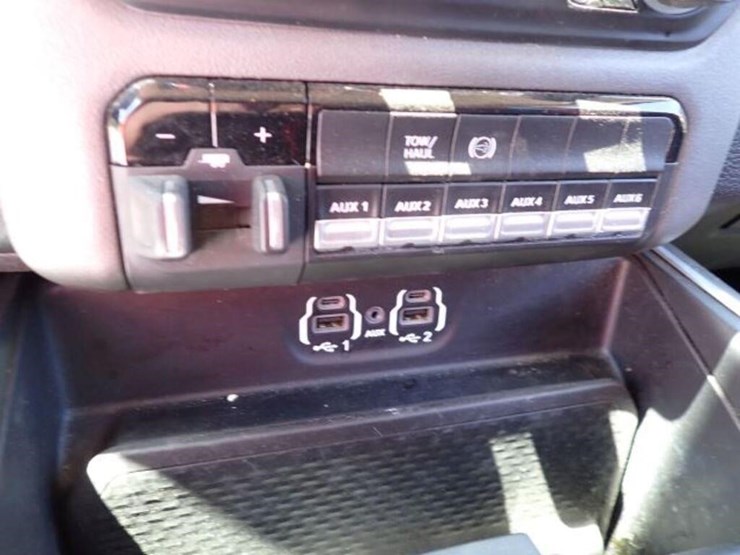 2022-dodge-ram-5500-image-21