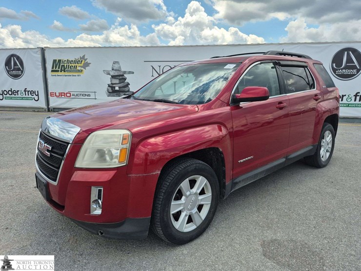 2013-gmc-terrain-image-1