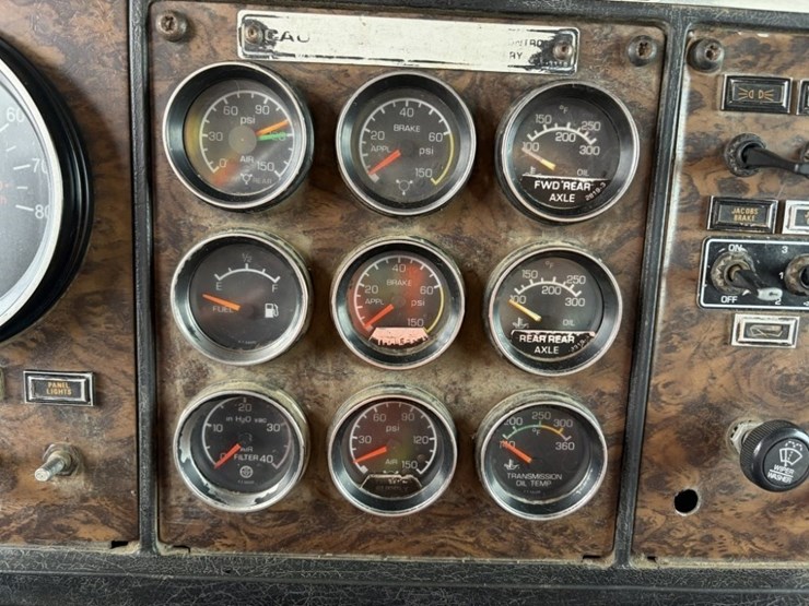 1991-kenworth-tri-axle-dump-truck-image-34