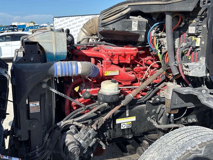 2018-peterbilt-579-image-18
