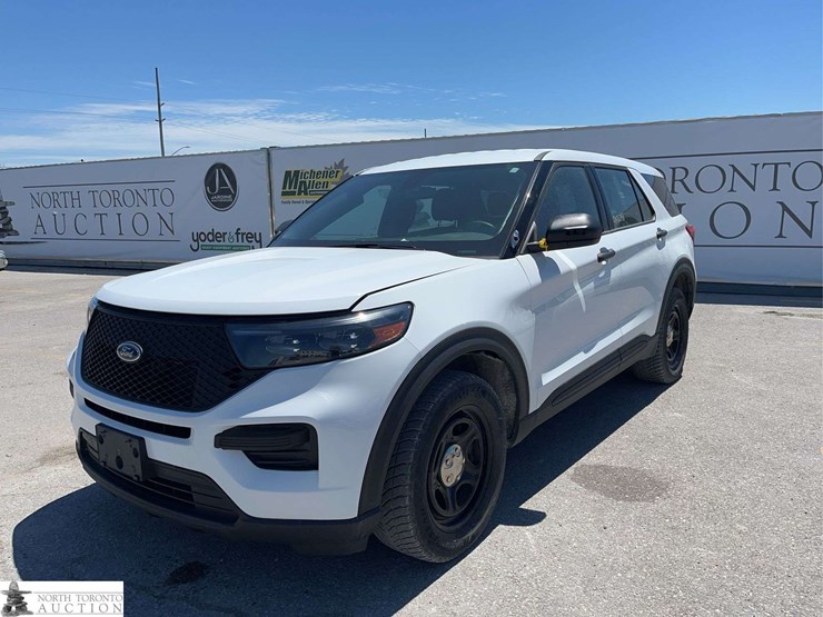 2022-ford-explorer-image-1