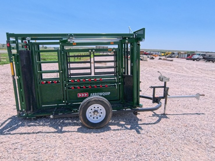 #1073-•-2019-arrow-quip-8600-cattle-chute-image-8