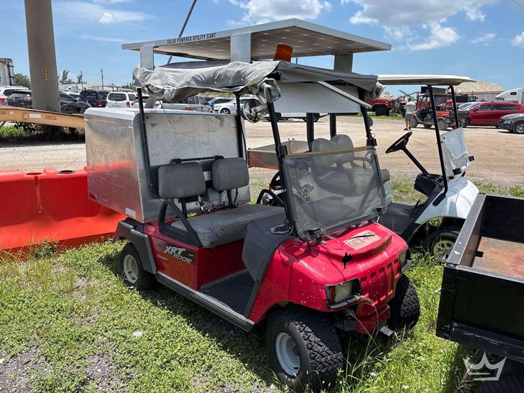 2009-club-car-xrt-800e-electric-utility-cart-image-1