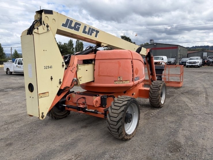 2016-jlg-600aj-image-4