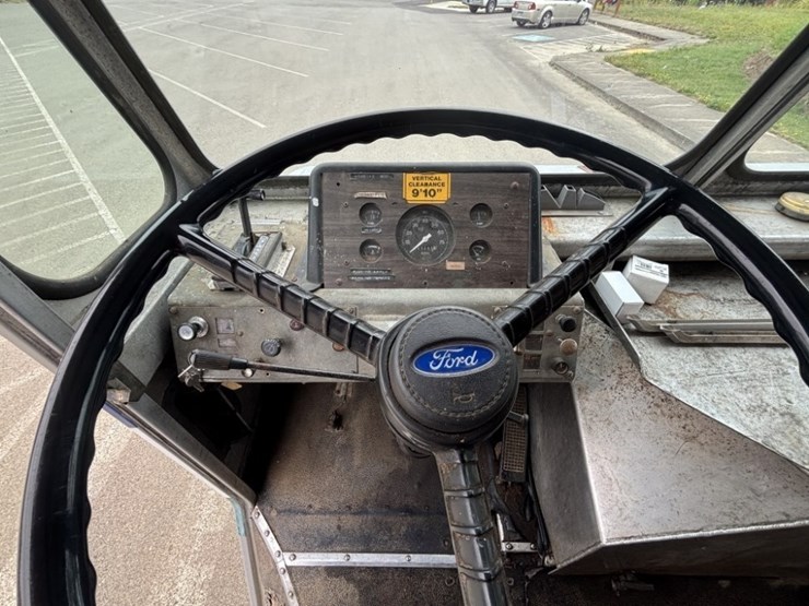 1986-ford-ln700-image-19