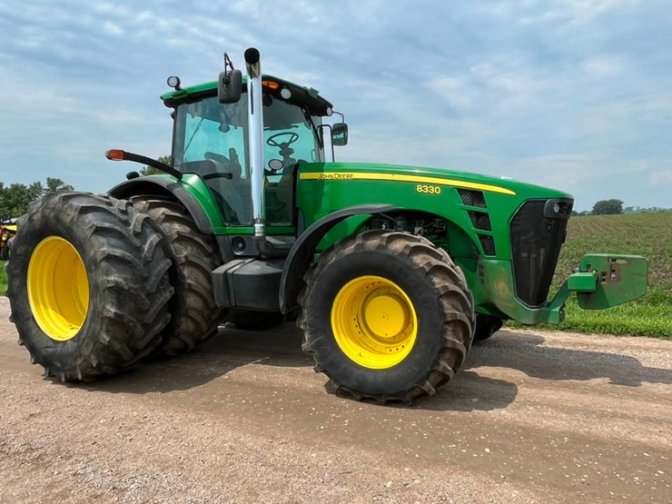 john-deere-8330-image-14