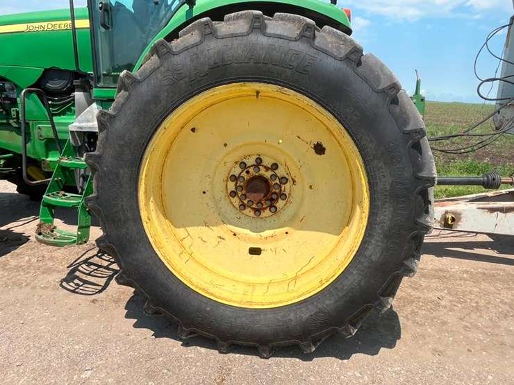 john-deere-8330-image-29