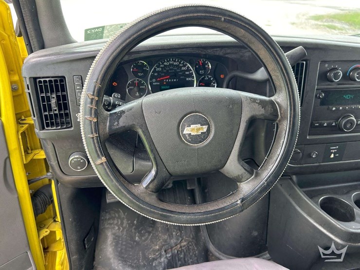 2012-chevrolet-express-2500-image-11