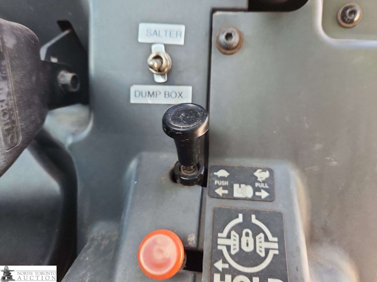 2012-kubota-rtv1100-image-15