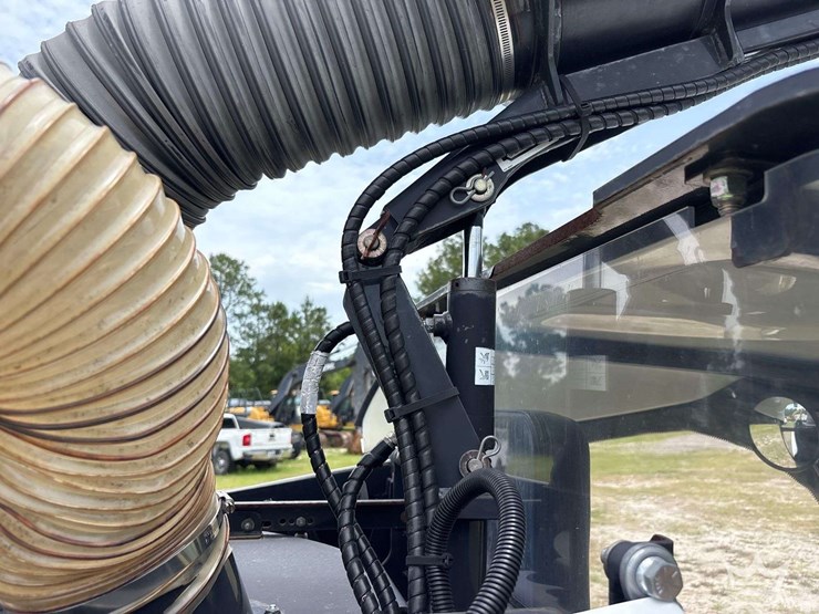 2019-madvac-lr50-ride-on-litter-vacuum-image-32