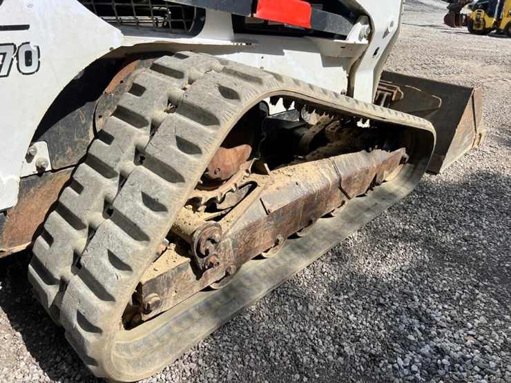 bobcat-t870-image-15