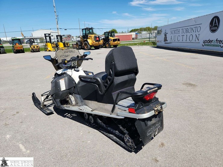 2014-grand-touring-sport-ski-doo-2014-ski-doo-grand-touring-sport-image-7