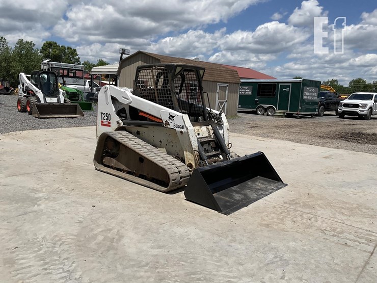2003-bobcat-t250-image-6