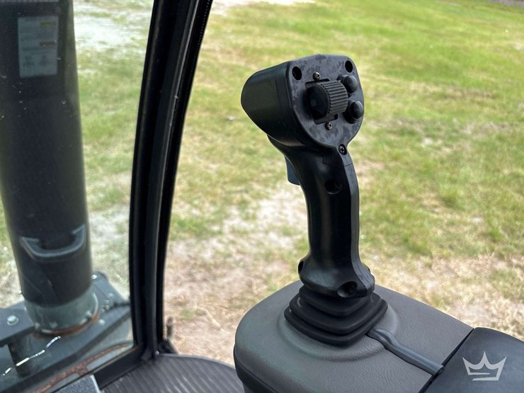 2017-madvac-lr50t-ride-on-litter-vacuum-image-59