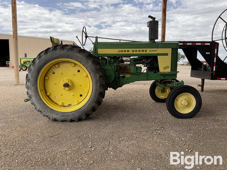 1958-john-deere-720-image-4