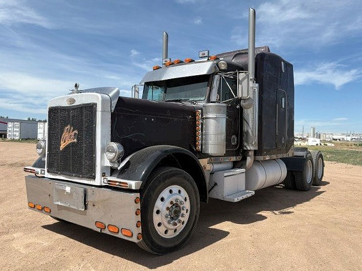 2000-peterbilt-379-image-2