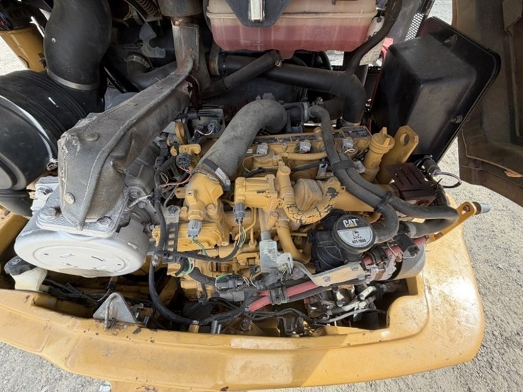 2016-caterpillar-908m-image-14