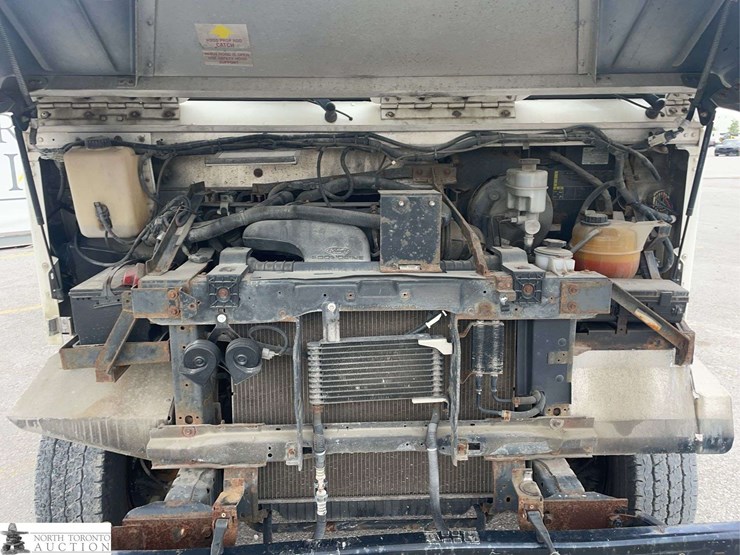 2011-ford-e-series-s/a-step-van-image-10