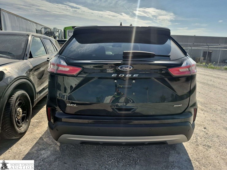 2021-ford-edge-image-6