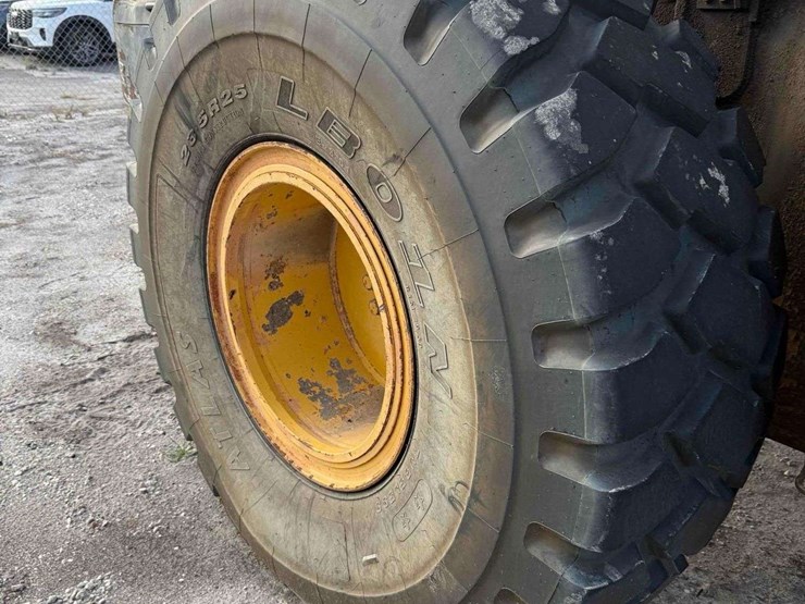2010-komatsu-wa250-6-image-24