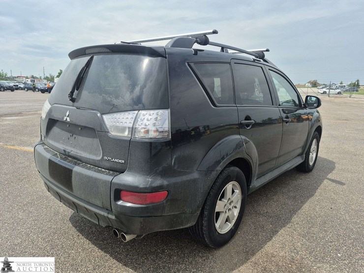 2013-mitsubishi-outlander-image-5