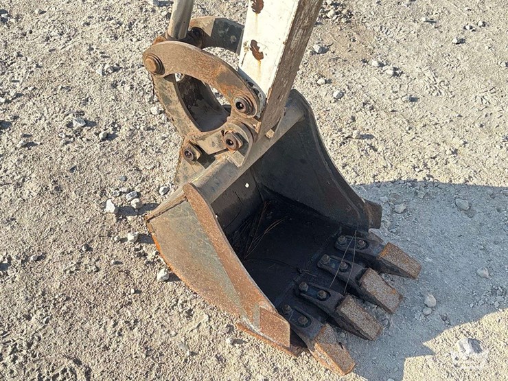 2020-bobcat-e20-image-10
