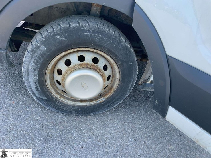 2016-ford-transit-image-24