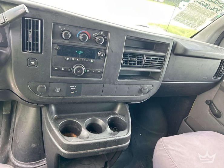 2012-chevrolet-express-2500-image-15