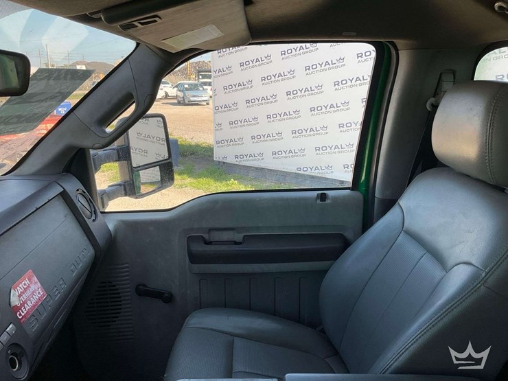 2012-ford-f550-image-19