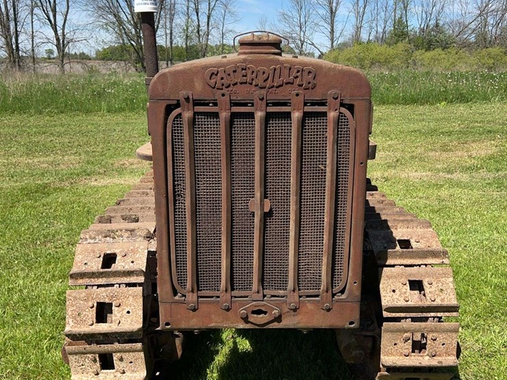 caterpillar-fifteen-image-8