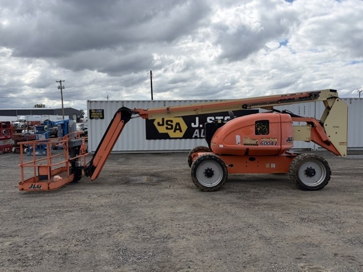 2016-jlg-600aj-image-7