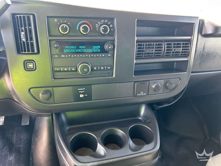 2023-chevrolet-express-2500-image-20